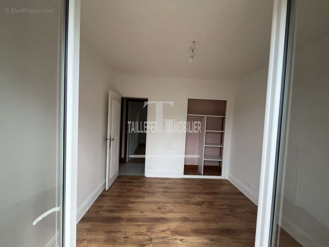 Maison à CHAMPCEVINEL