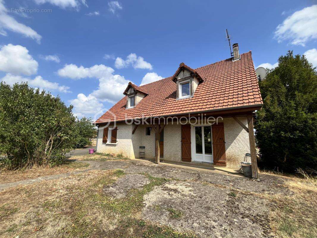 Propriété familiale de 156m² avec piscine, dépendances et vue dégagée sur la forêt des Bertranges - photo 26