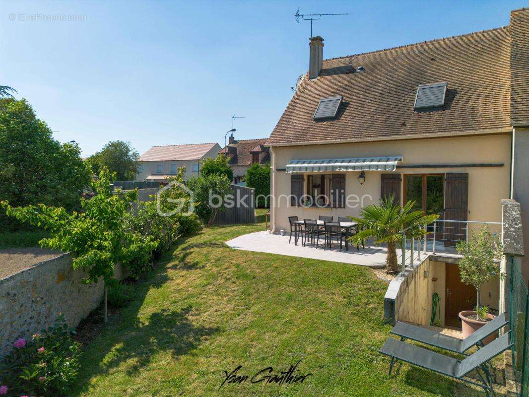 Maison à ANGERVILLIERS