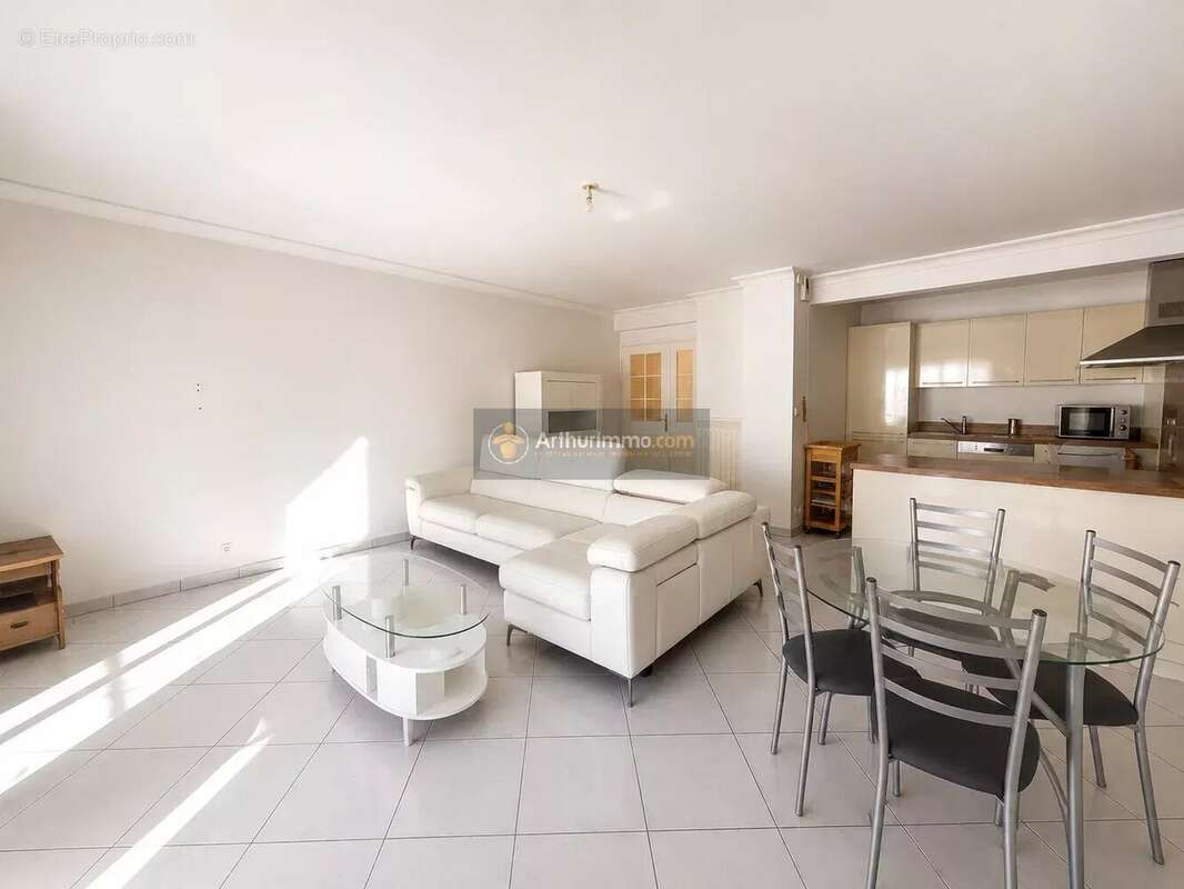 3 pieces avec garage centre-ville de saint-raphael - photo 2