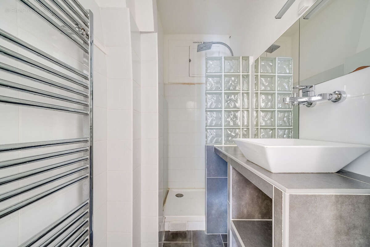 3 pièces en duplex avec balcon - Rue de la Pompe - Calme et lumineux - photo 9