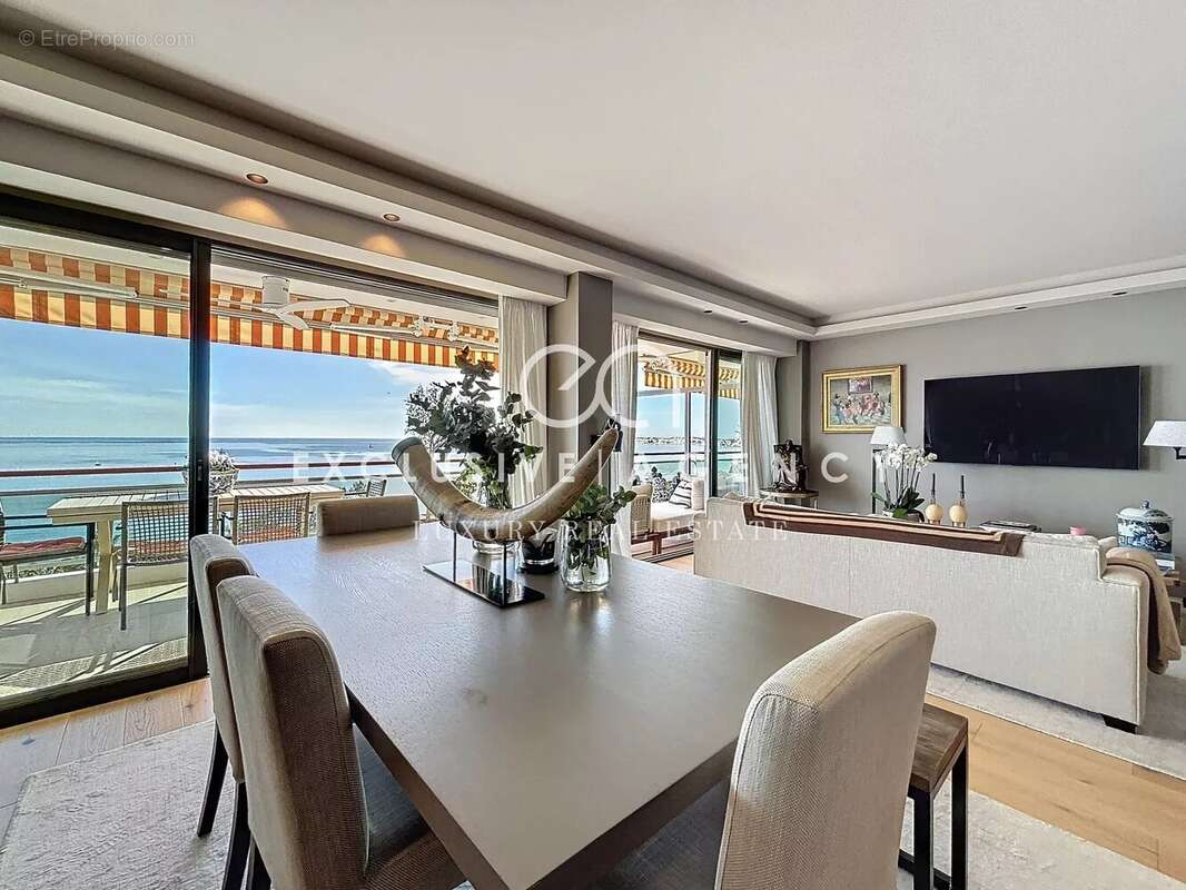 Appartement à VALLAURIS