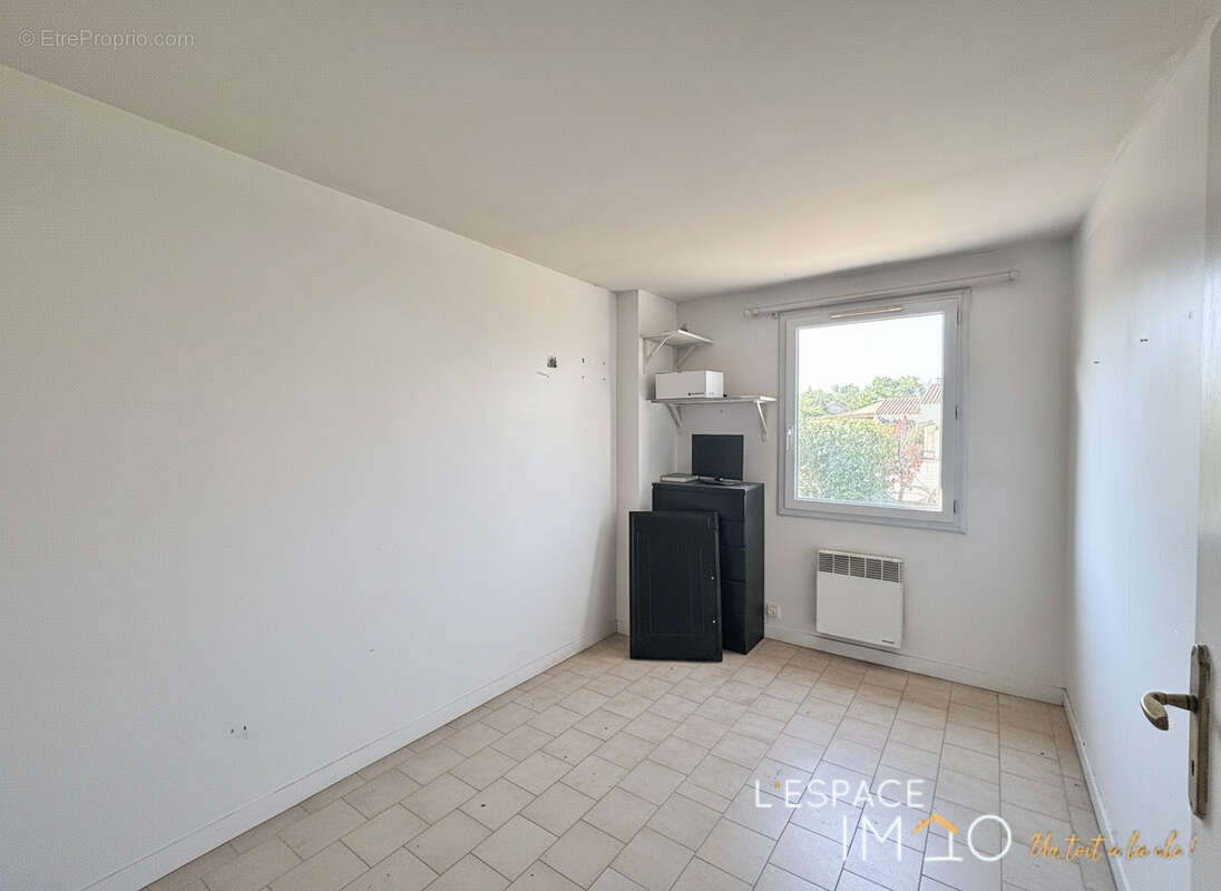 Le calme, l’espace et le potentiel pour cette maison à Plan d'orgon ! - photo 8