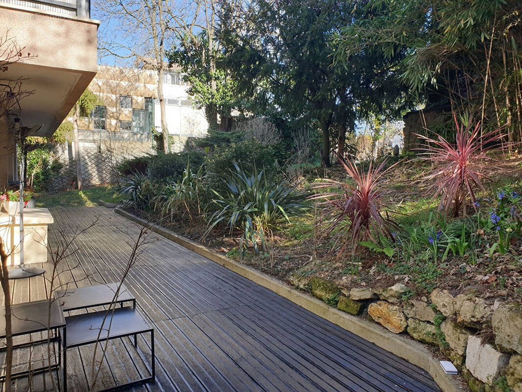Appartement à NANTERRE