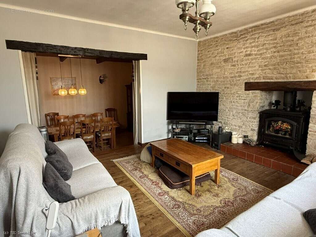 Maison de Campagne Avec 4 Chambres à Loubille - Exclusif à TIC IMMOBILER - photo 8