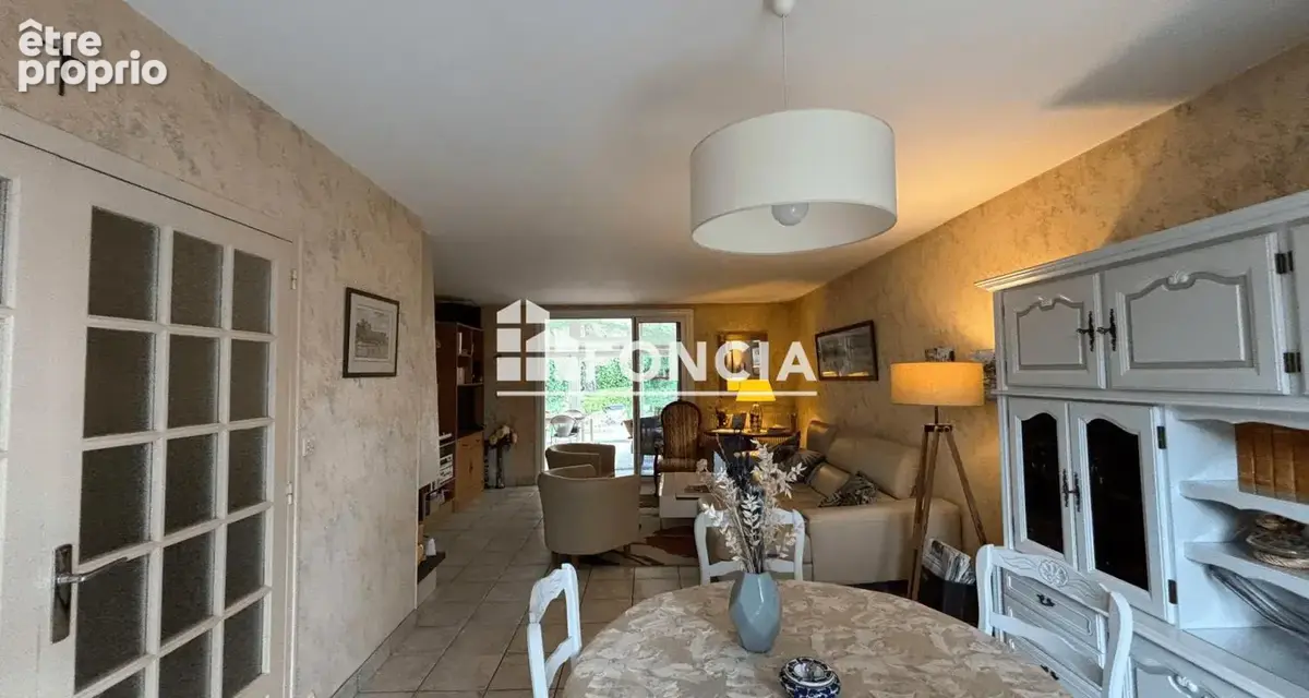 Maison 3 chambres - 115 M2 - Grand garage - photo 5