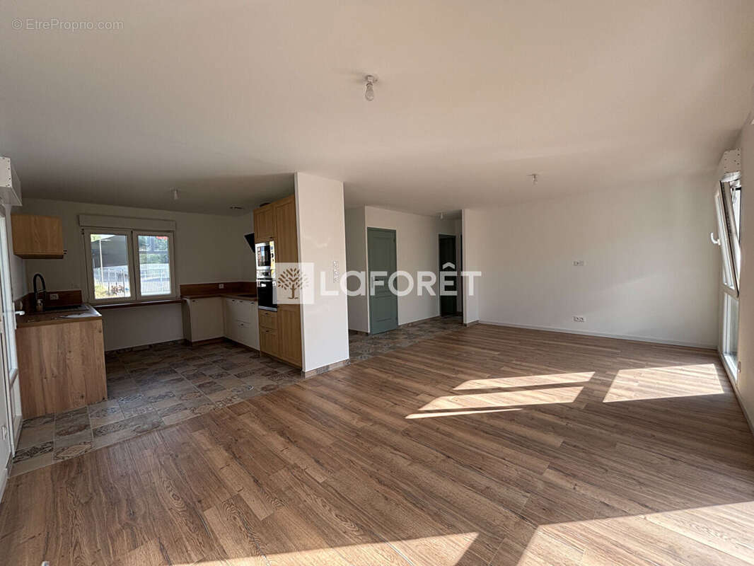Plain pied individuel sur sous-sol complet avec grand jardin - photo 2