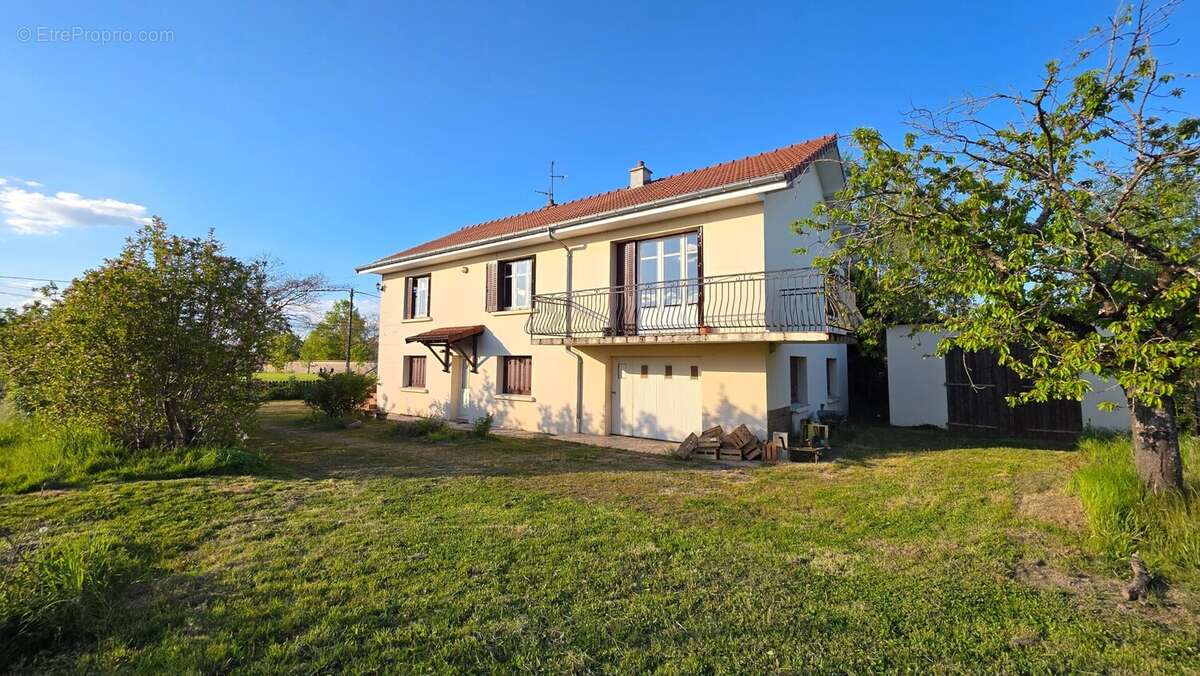 Maison à CHATENOY-EN-BRESSE