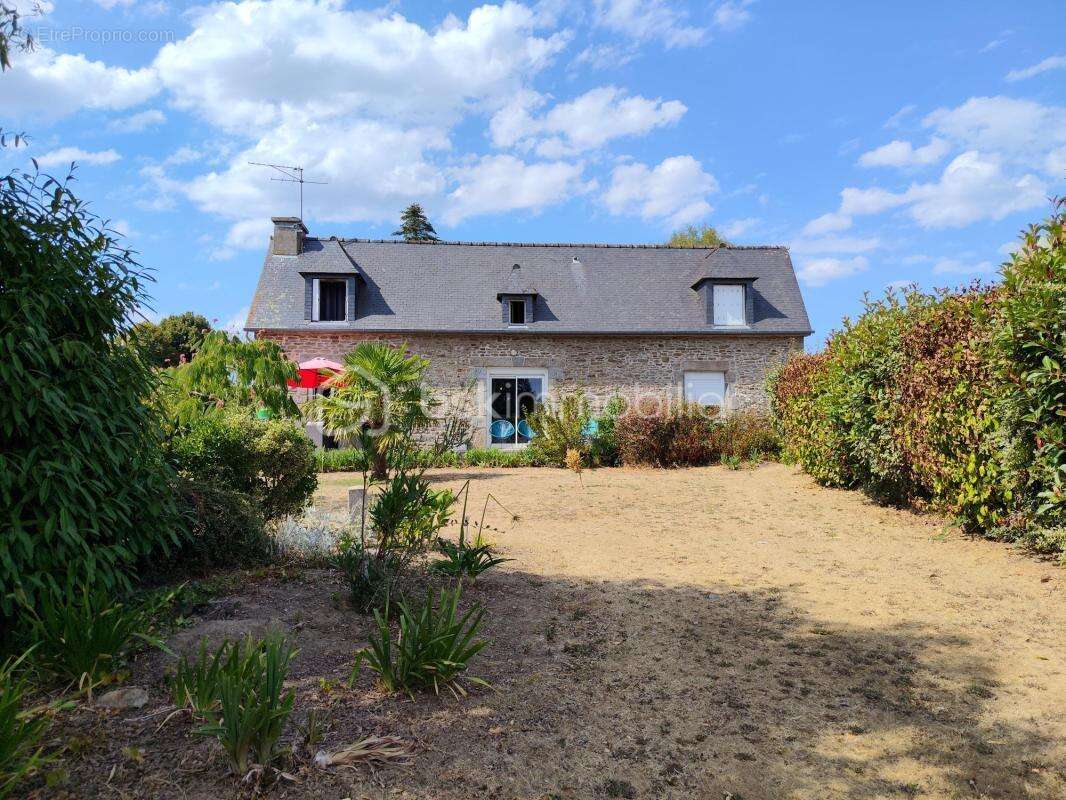 Meneac longere a vendre centre ville - photo 2
