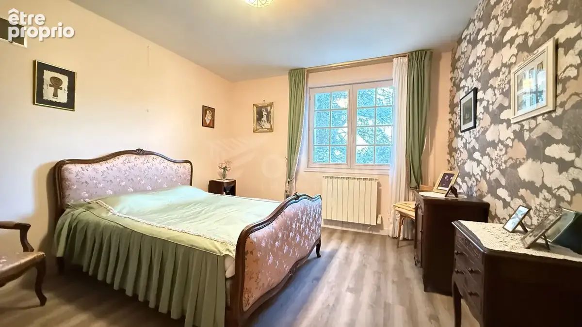 Pavillon sur sous-sol  total  202 m² habitables terrain 2542 m². - photo 8