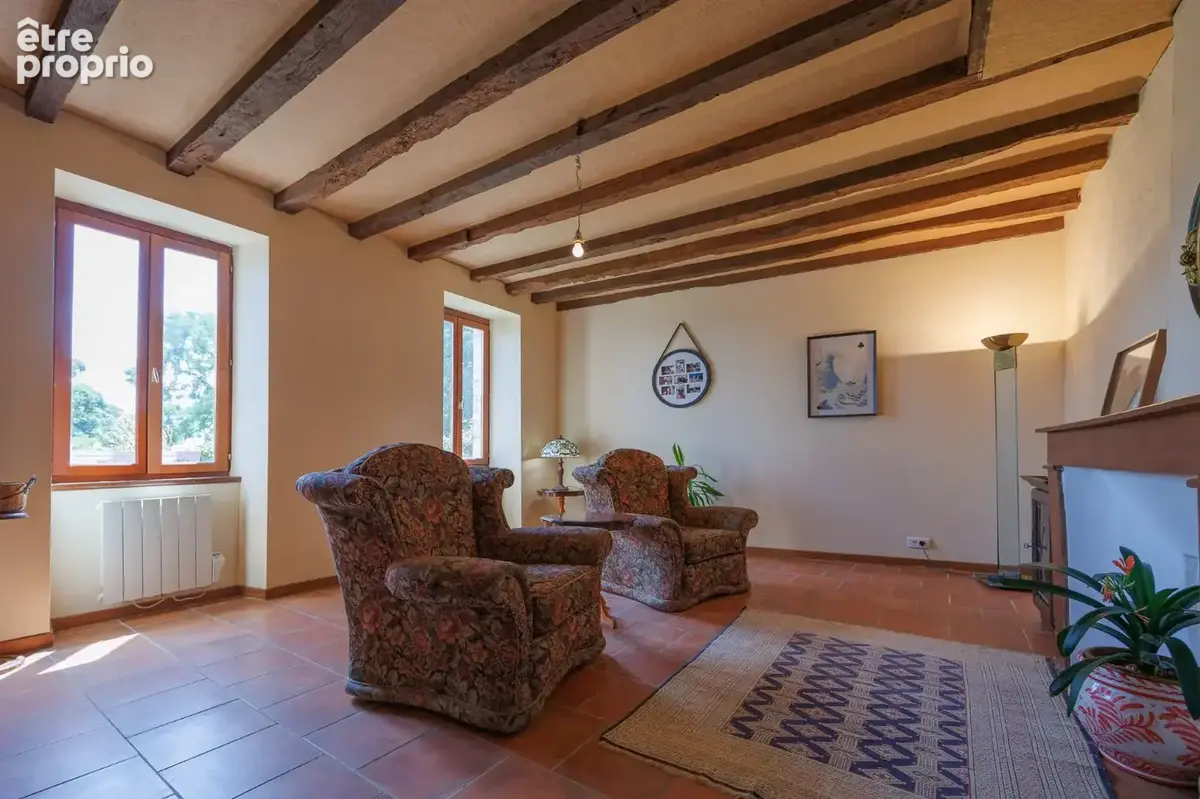 Maison de maître avec grange aménagée et superbes vues - photo 5