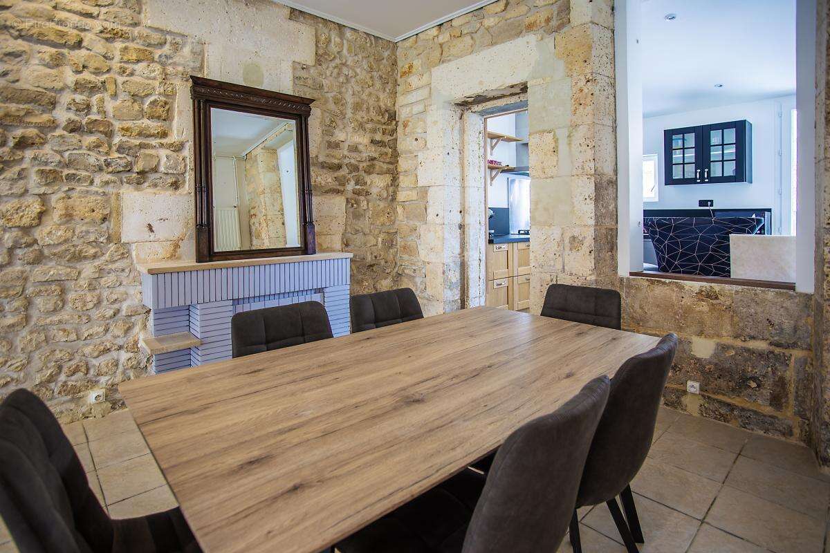 Maison à RUELLE-SUR-TOUVRE