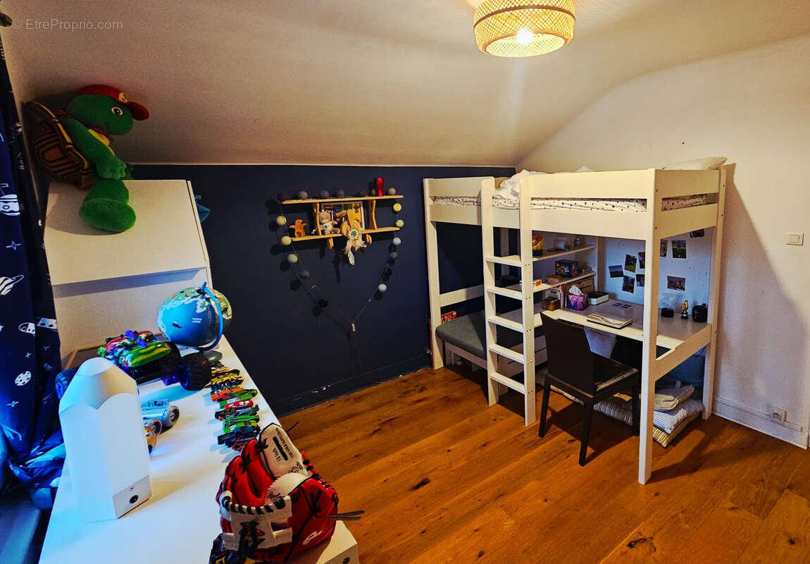 Maison à VETRAZ-MONTHOUX