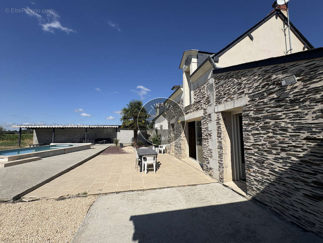 Belle longère ligérienne avec piscine et hangar - photo 15