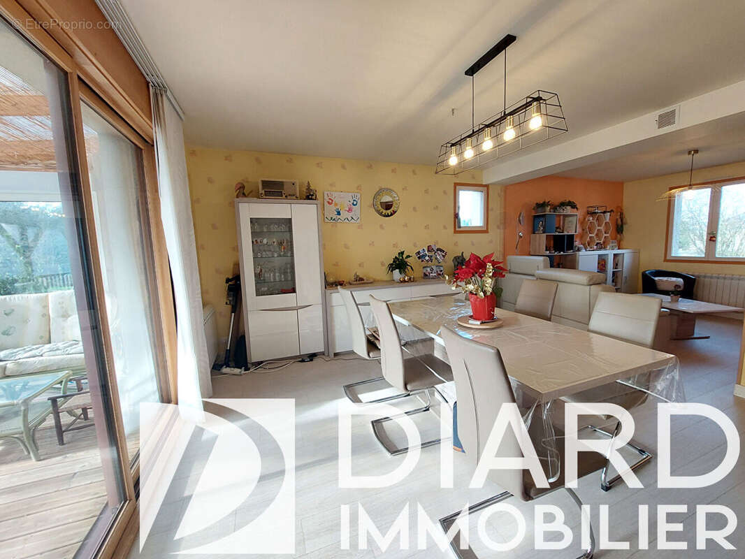 Maison Etrelles - 113 m2 et hangars - photo 5
