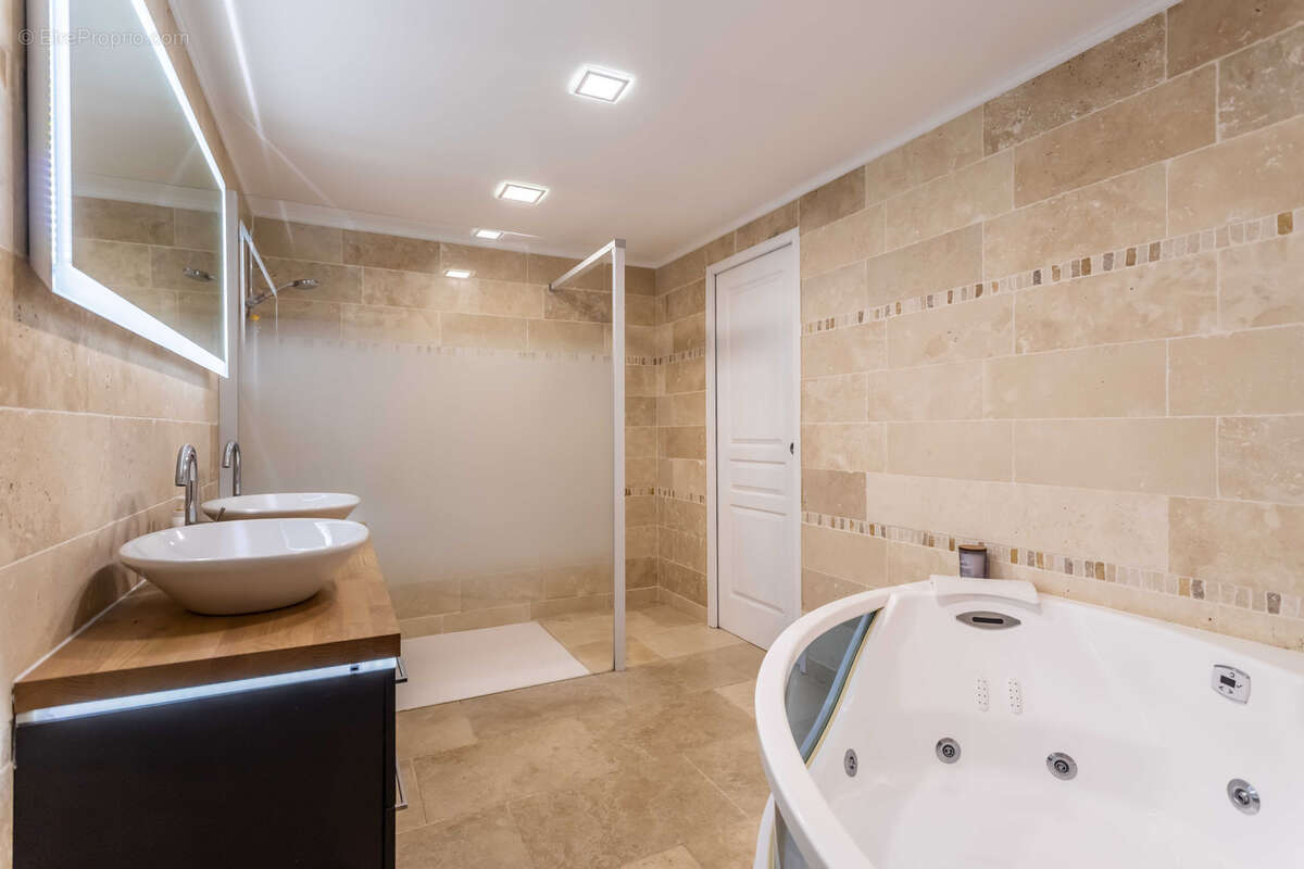 Maison à SAINT-SYLVESTRE-SUR-LOT