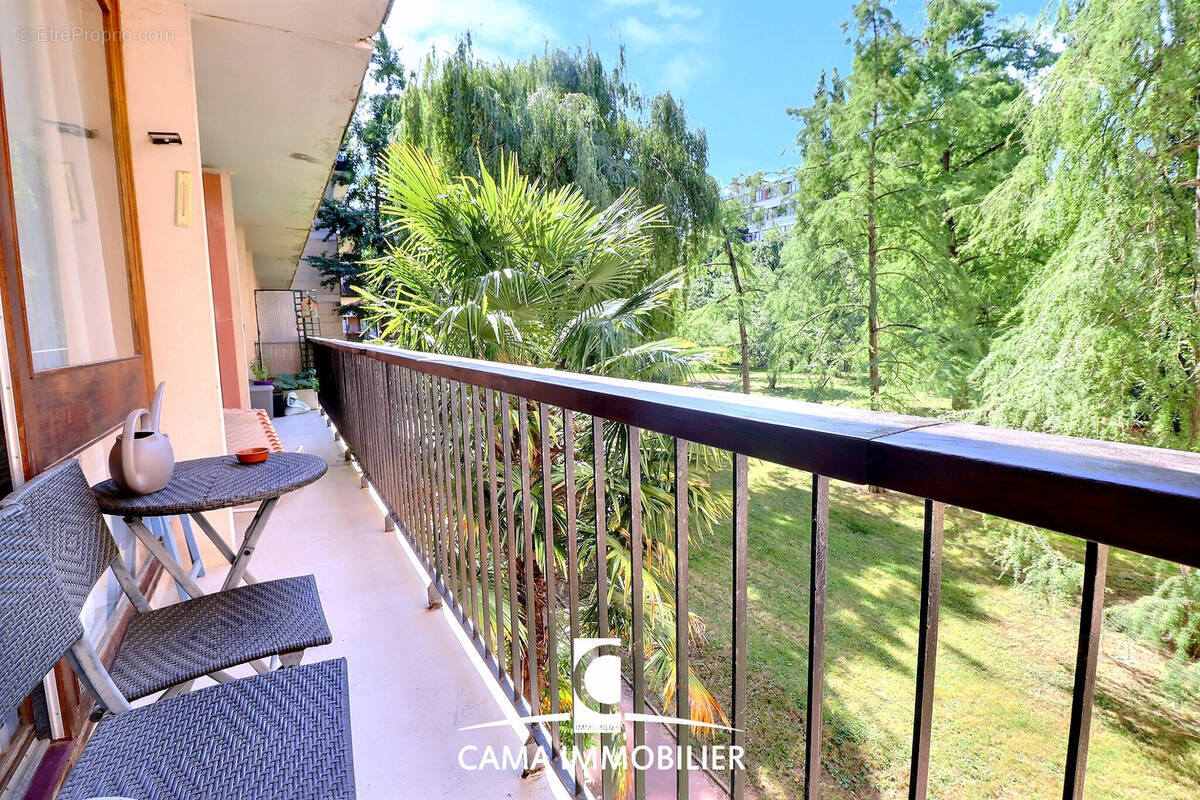 Appartement à FONTENAY-LE-FLEURY