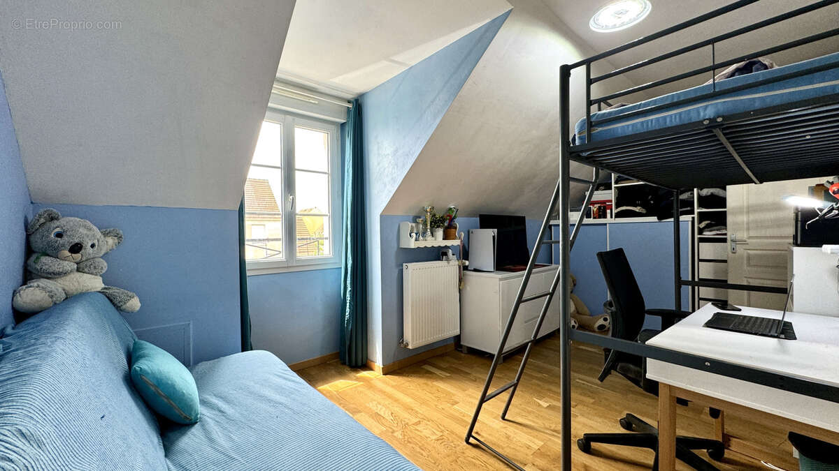 Maison à CHAUCONIN-NEUFMONTIERS