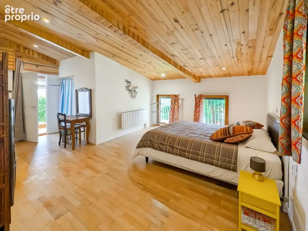 Maison 530 m² à Vaux-En-Beaujolais  - photo 8