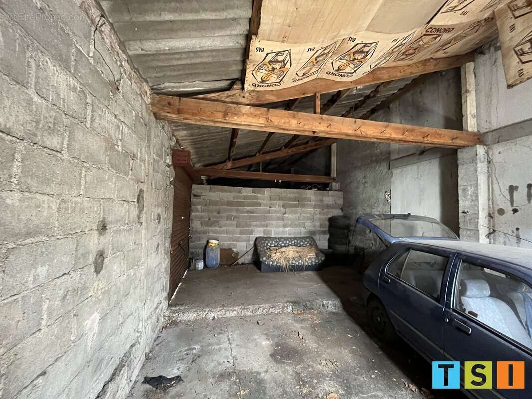 Maison à MONTREJEAU