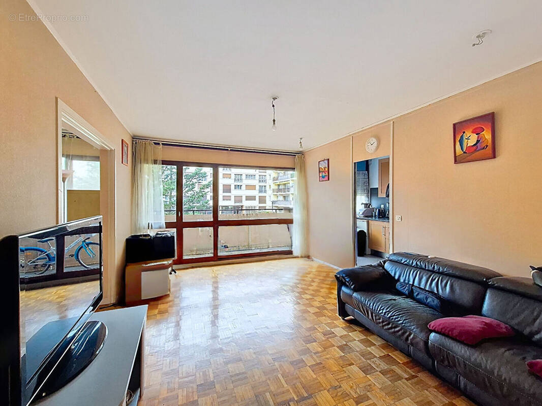 Appartement à THIAIS