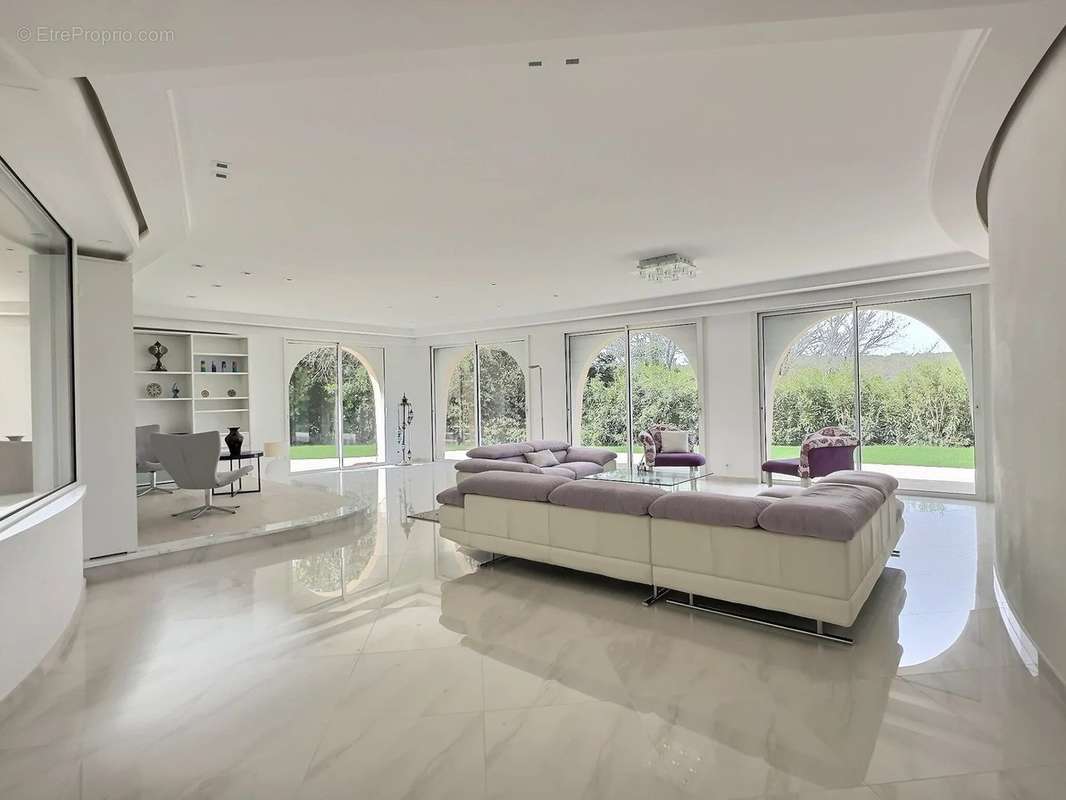 Maison à MOUANS-SARTOUX