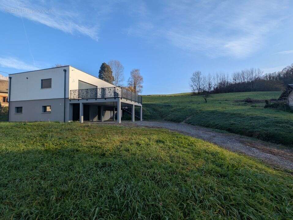 Maison à CHATEAUNEUF