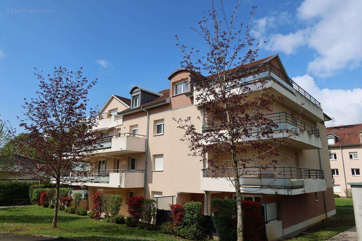 Appartement à MISEREY-SALINES