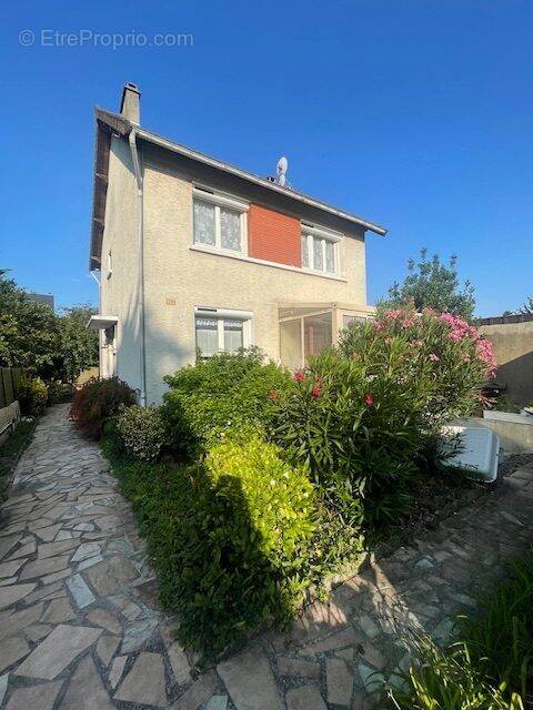 Maison à LE BLANC-MESNIL