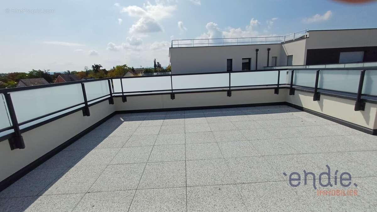 RESPIR'IMMO Altkirch by Endie vous propose ce superbe appartement 4 pièces en attique avec une terrasse exceptionnelle de 79 m²  - photo 9