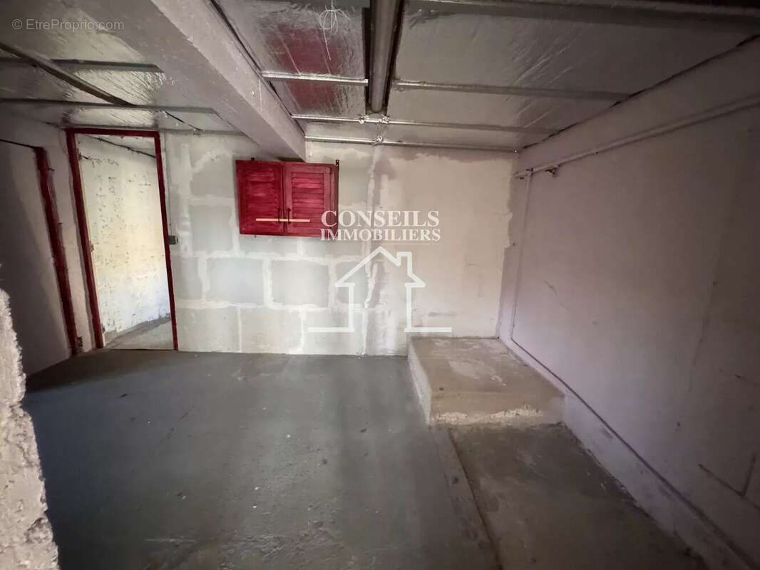 Maison à VILLENEUVE-SUR-YONNE