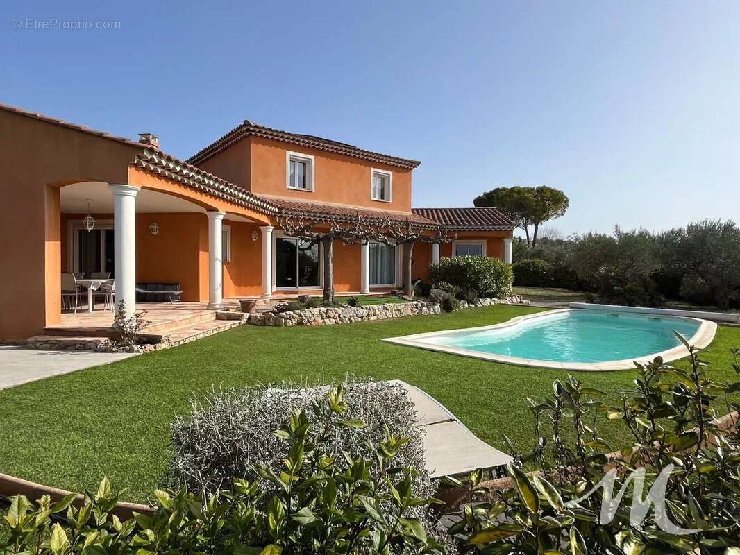 Maison à TAVERNES