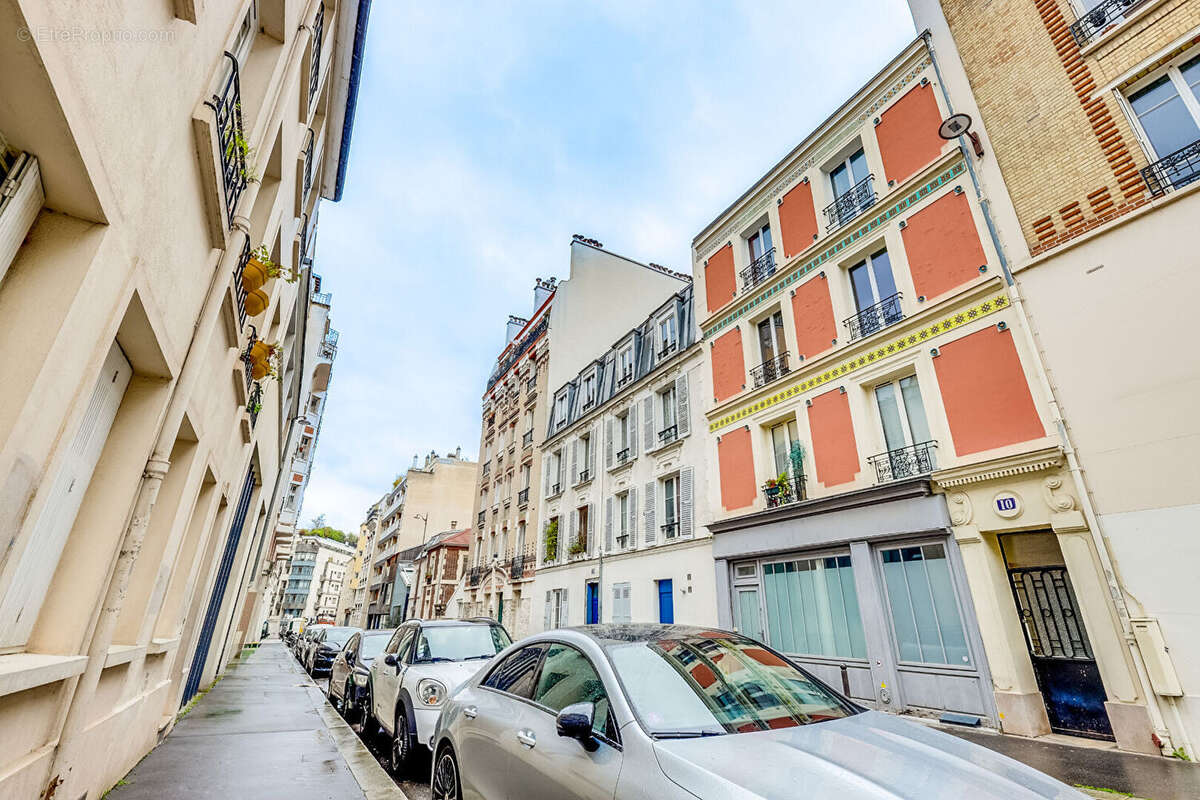 Appartement à PARIS-14E