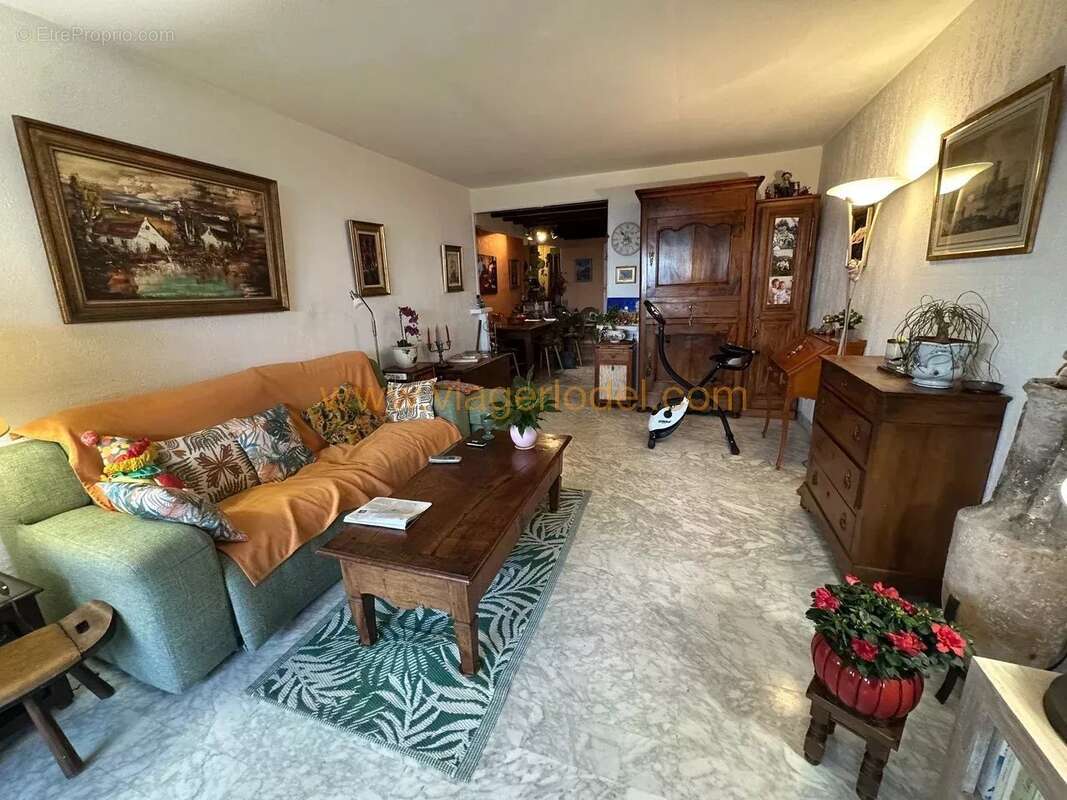 Appartement à SAINT-LAURENT-DU-VAR