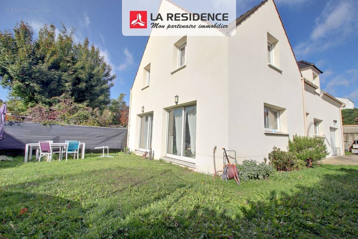 Maison à SARTROUVILLE