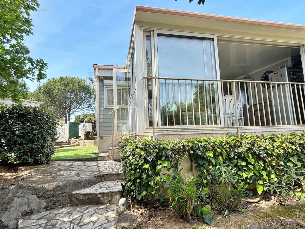 Maison à ROQUEBRUNE-SUR-ARGENS