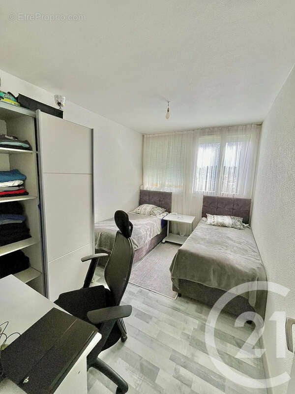 Appartement à MEYZIEU