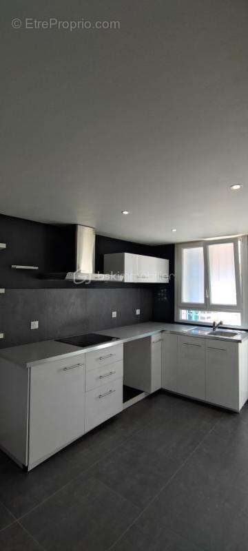 Maison T3 mezzanine 74 m2  tout à pied sans travaux - photo 2