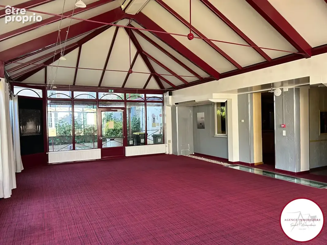 Ancien commerce avec appartement 650 m² - CHATEAUMEILLANT - photo 2