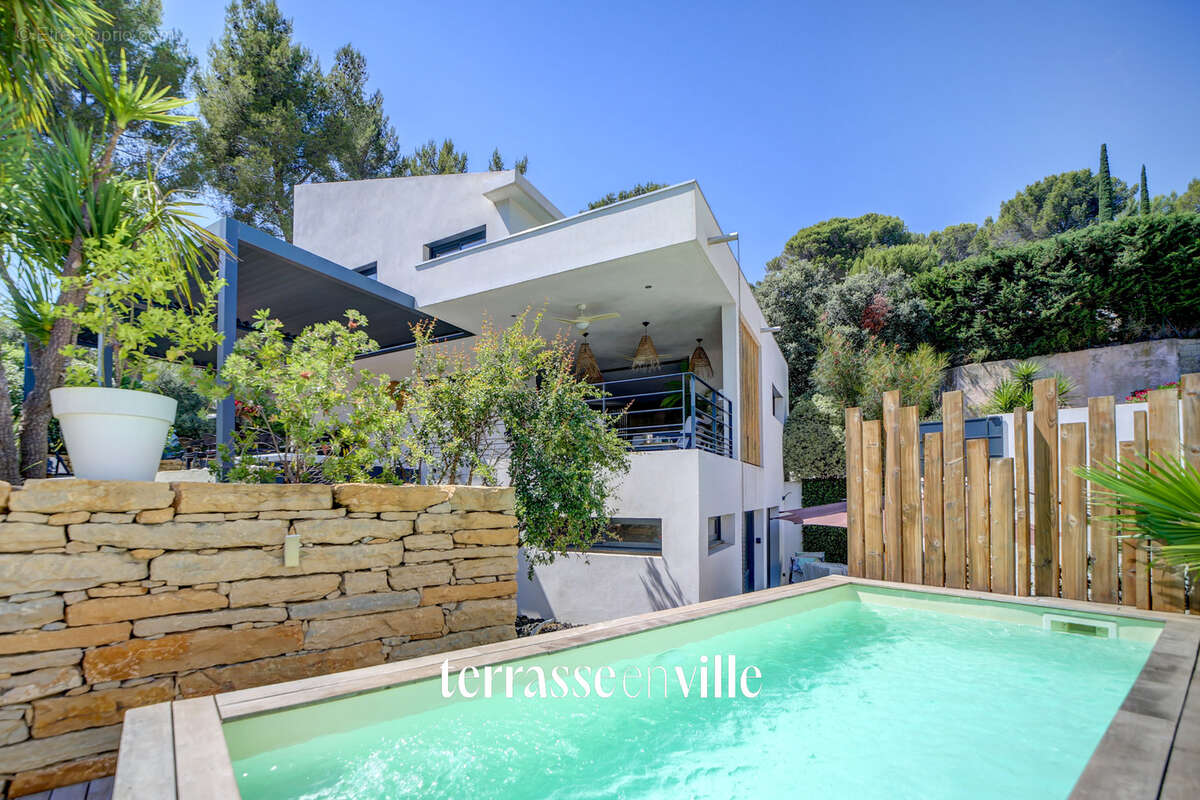 Gémenos - village a pied - villa d'architecte t5 185m2 - dépendance - calme - 1 090 000 € - photo 6