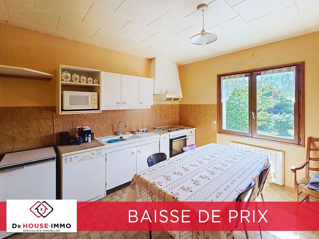 Maison 200 m² à Saint-Genis-Laval  - photo 12