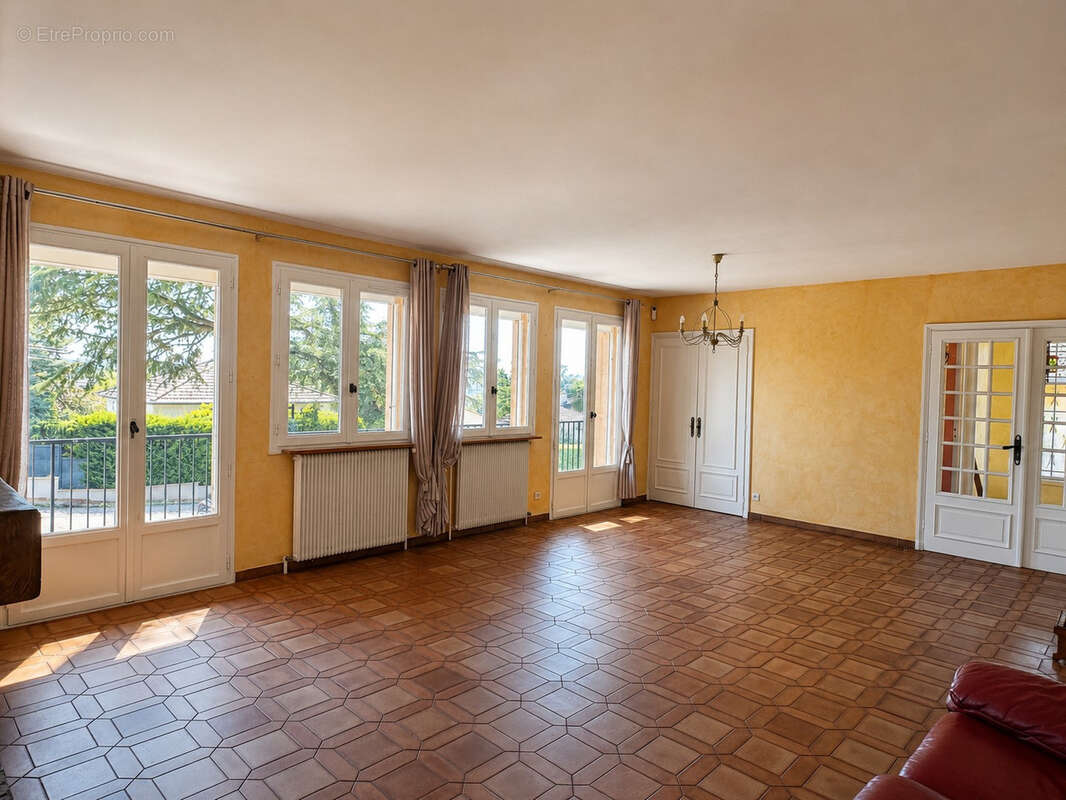 Maison T6 au grand calme avec piscine - photo 2