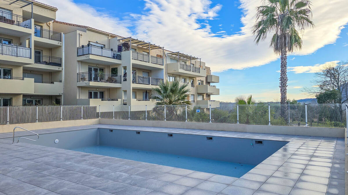 Appartement à LE MUY