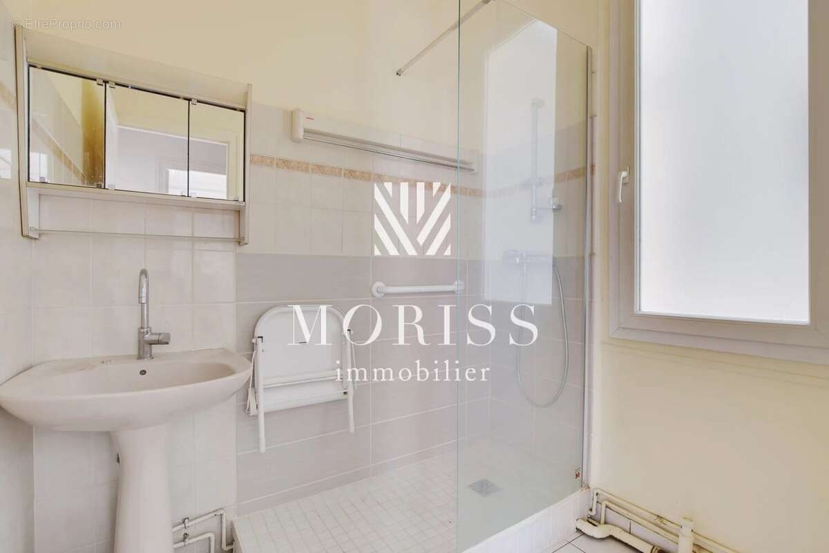 Appartement à PARIS-17E