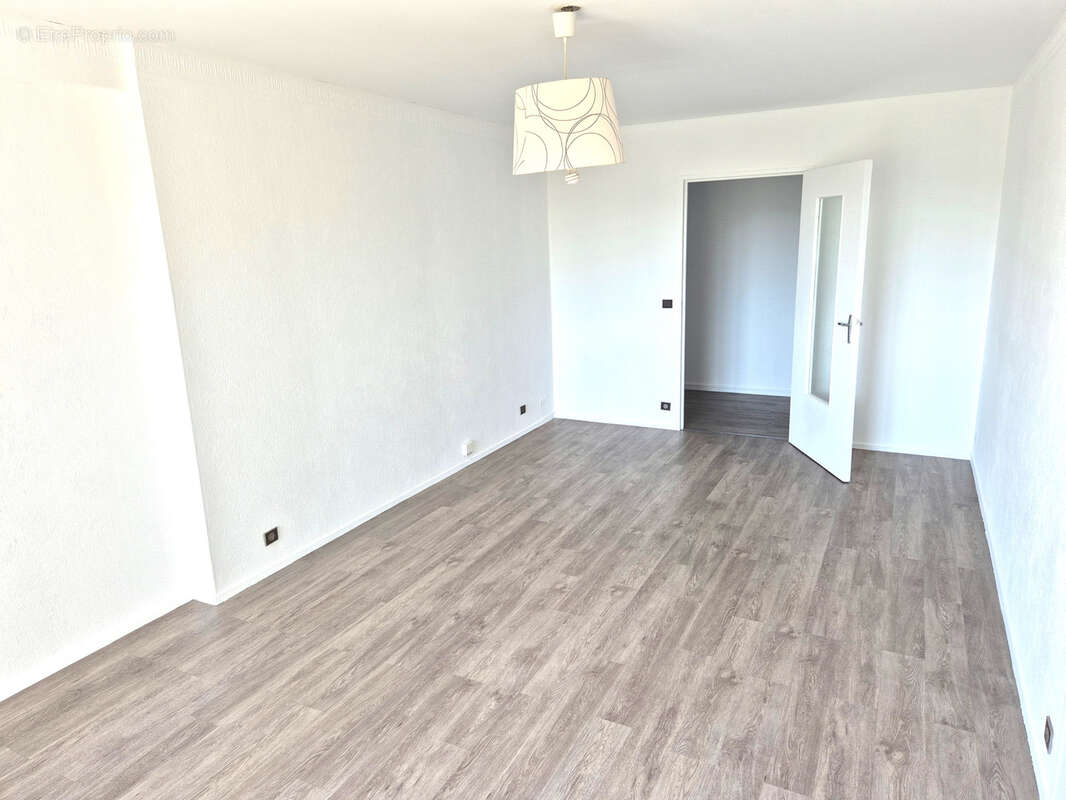 Appartement à EPINAY-SUR-SEINE