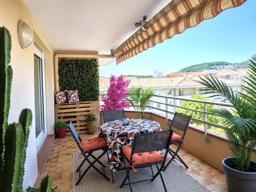Appartement à HYERES