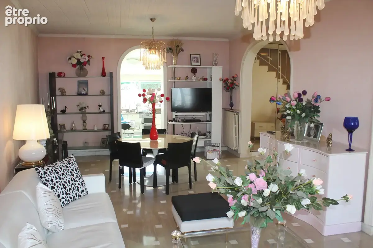 Maison à vendre 6 pièces LYON 8EME ARRONDISSEMENT (69) - photo 13