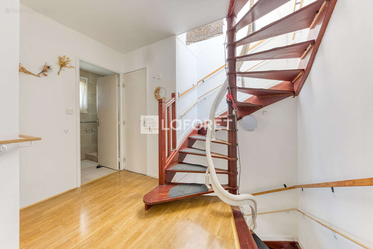 Appartement à EMERAINVILLE