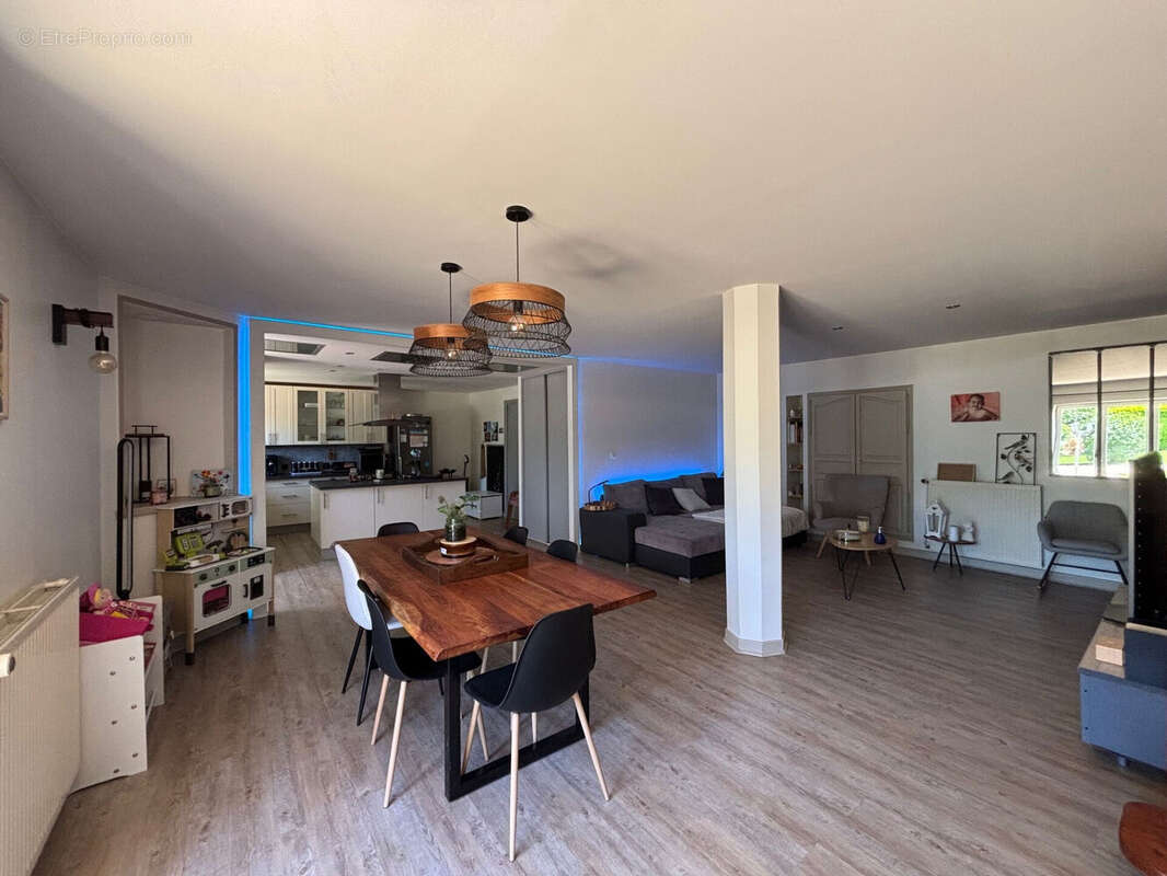 Photo 3 - Maison à CORCELLES-EN-BEAUJOLAIS