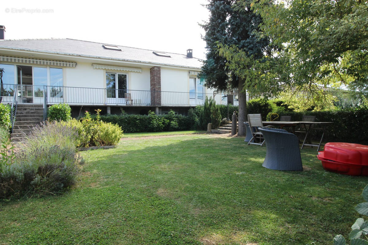 Maison à COURCELLES-SUR-NIED